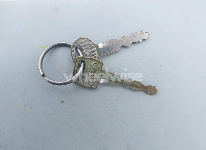 Photo 11 of 1988 Ford Thunderbird (VIN 1FABP6042JH241545)