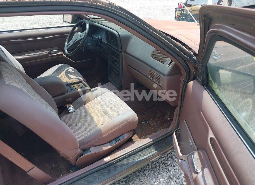 Photo 5 of 1988 Ford Thunderbird (VIN 1FABP6042JH241545)