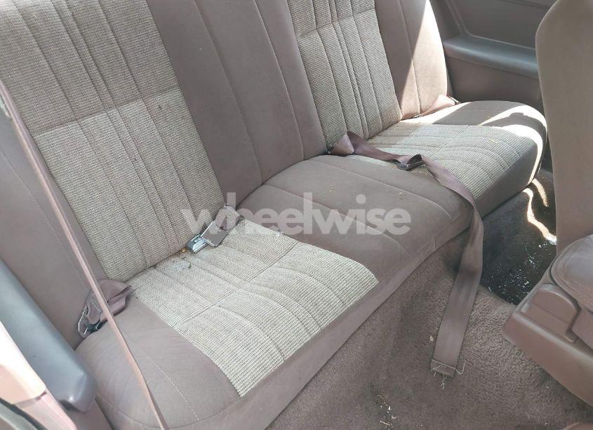 Photo 8 of 1988 Ford Thunderbird (VIN 1FABP6042JH241545)