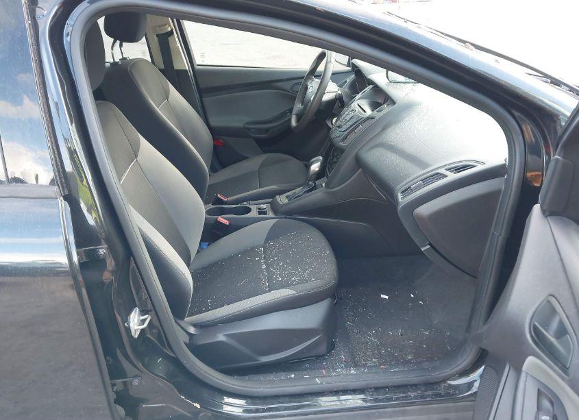 Photo 5 of 2014 Ford Focus S (VIN 1FADP3E20EL135466)