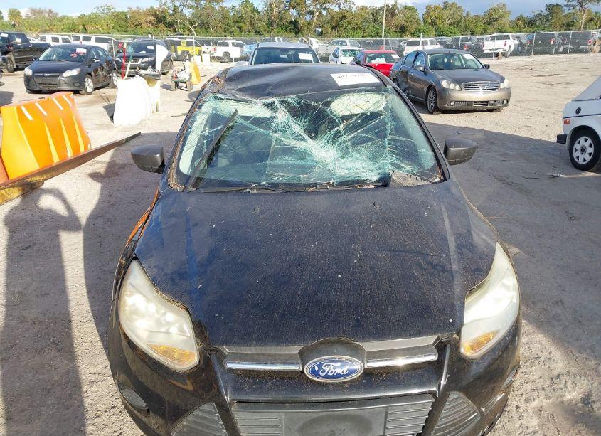 Photo 6 of 2014 Ford Focus S (VIN 1FADP3E20EL135466)