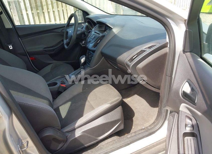 Photo 5 of 2014 Ford Focus S (VIN 1FADP3E20EL298571)