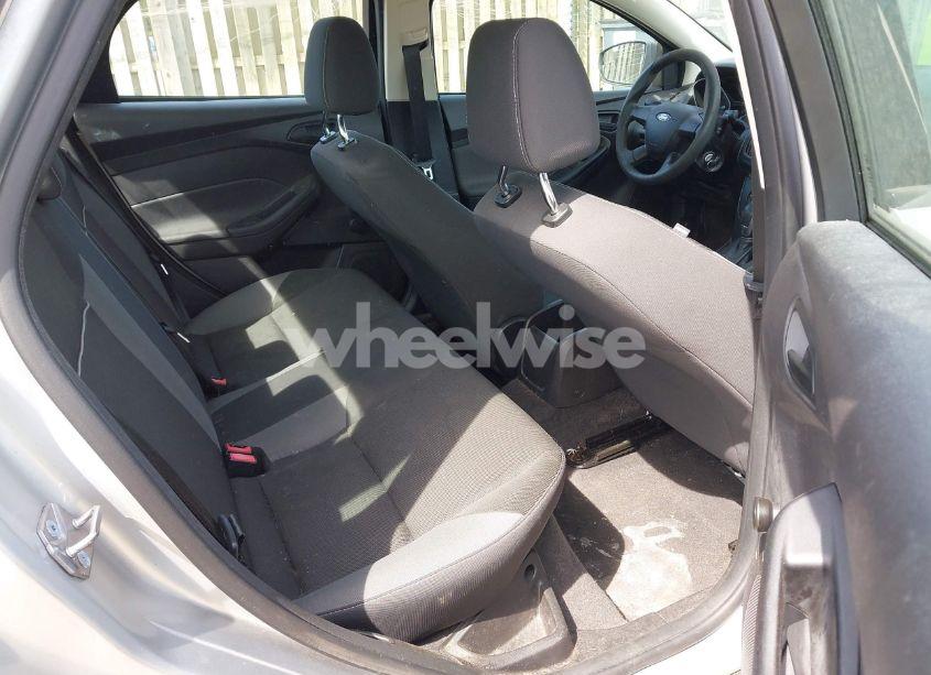 Photo 8 of 2014 Ford Focus S (VIN 1FADP3E20EL298571)