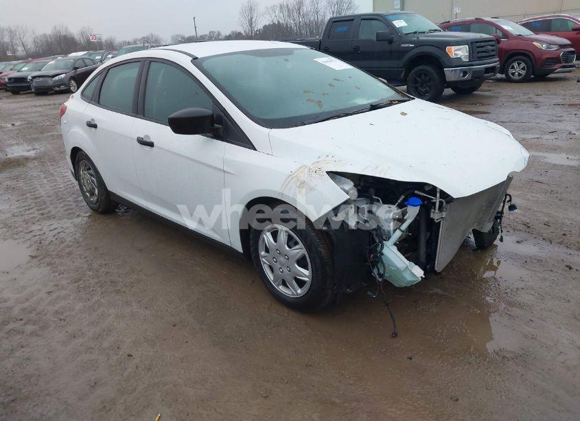 2014 Ford Focus S (VIN 1FADP3E20EL371129) main photo