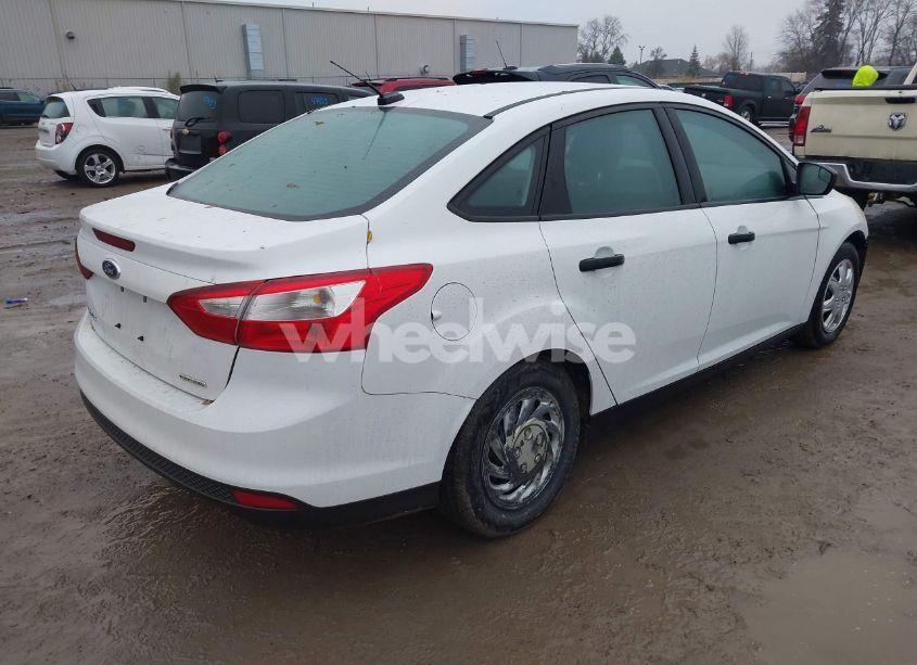 Photo 4 of 2014 Ford Focus S (VIN 1FADP3E20EL371129)