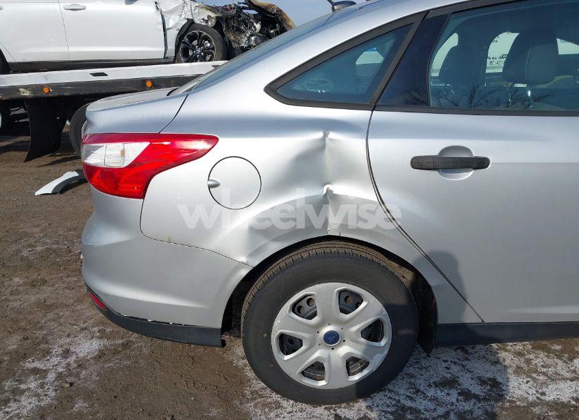 Photo 6 of 2014 Ford Focus S (VIN 1FADP3E20EL456827)