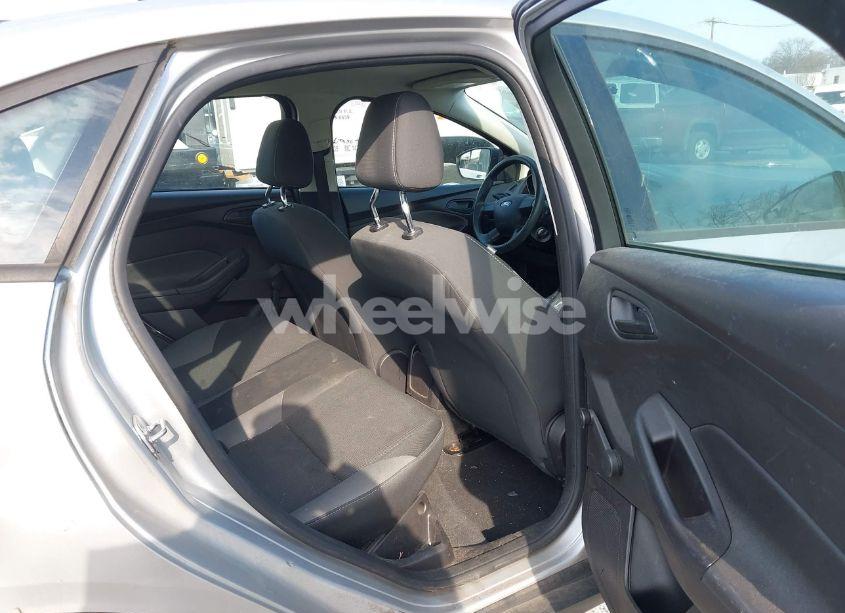 Photo 8 of 2014 Ford Focus S (VIN 1FADP3E20EL456827)