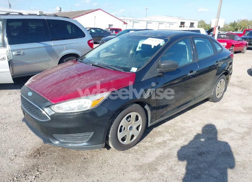 Photo 2 of 2015 Ford Focus S (VIN 1FADP3E20FL362609)