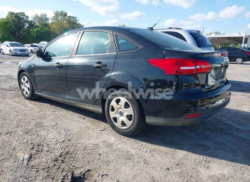 Photo 3 of 2015 Ford Focus S (VIN 1FADP3E20FL362609)