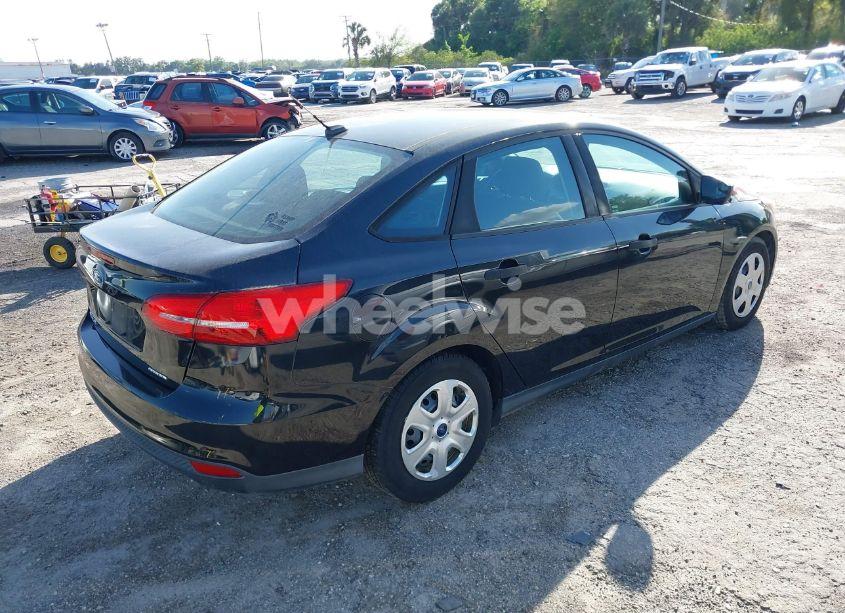 Photo 4 of 2015 Ford Focus S (VIN 1FADP3E20FL362609)