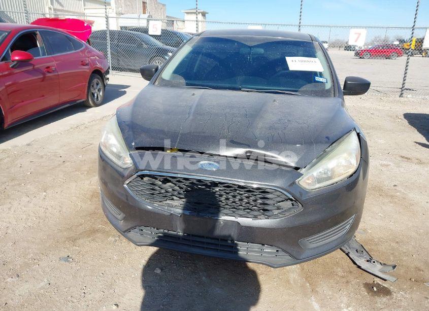Photo 6 of 2015 Ford Focus S (VIN 1FADP3E20FL374615)