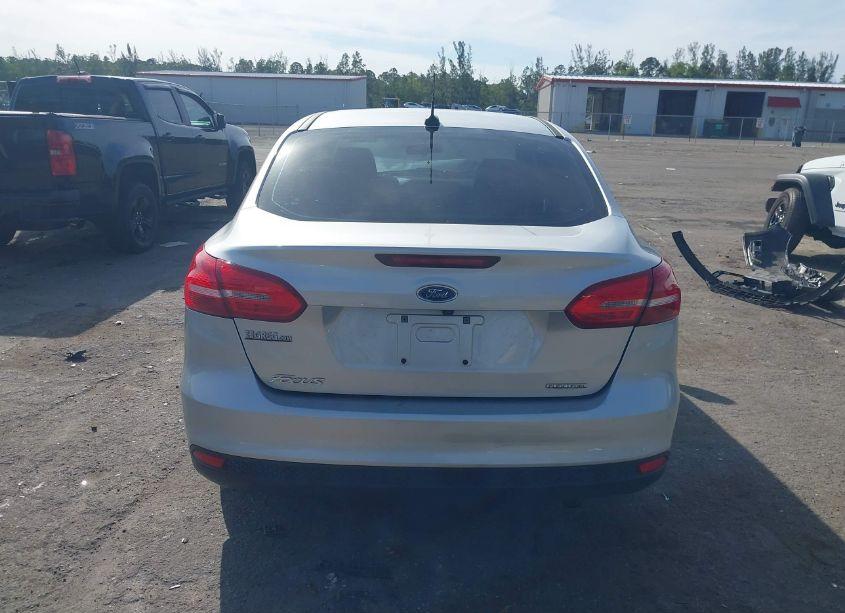 Photo 16 of 2016 Ford Focus S (VIN 1FADP3E20GL212307)