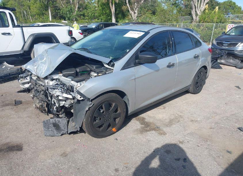 Photo 2 of 2016 Ford Focus S (VIN 1FADP3E20GL212307)