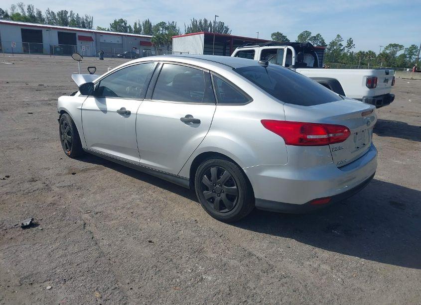 Photo 3 of 2016 Ford Focus S (VIN 1FADP3E20GL212307)