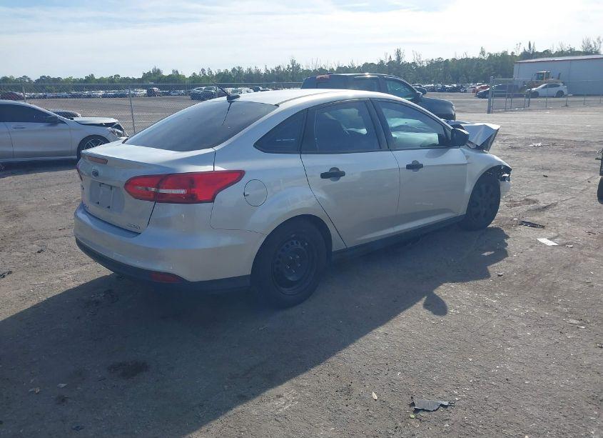 Photo 4 of 2016 Ford Focus S (VIN 1FADP3E20GL212307)