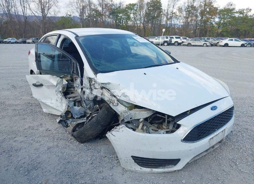 Photo 6 of 2016 Ford Focus S (VIN 1FADP3E20GL220424)
