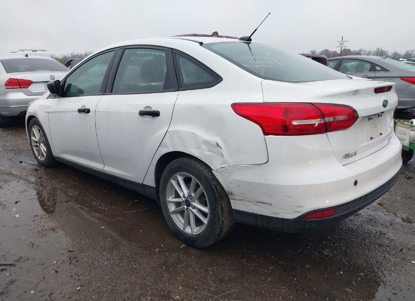 Photo 3 of 2016 Ford Focus S (VIN 1FADP3E20GL224781)