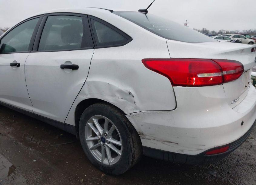 Photo 6 of 2016 Ford Focus S (VIN 1FADP3E20GL224781)