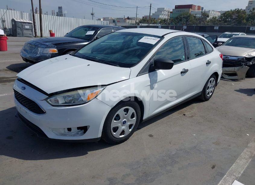 Photo 2 of 2016 Ford Focus S (VIN 1FADP3E20GL238664)