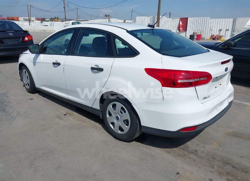 Photo 3 of 2016 Ford Focus S (VIN 1FADP3E20GL238664)