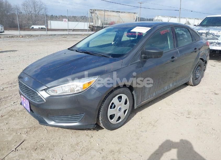 Photo 2 of 2016 Ford Focus S (VIN 1FADP3E20GL389486)