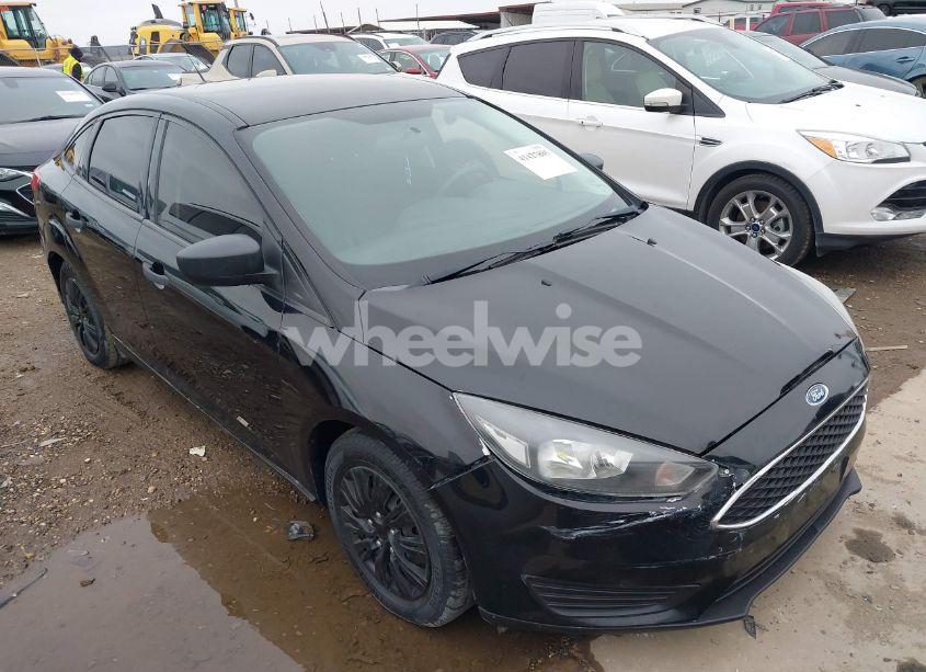 2017 Ford Focus S (VIN 1FADP3E20HL307886) main photo