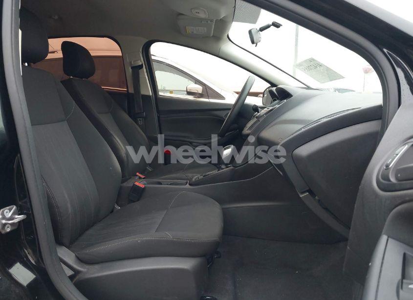 Photo 5 of 2017 Ford Focus S (VIN 1FADP3E20HL307886)