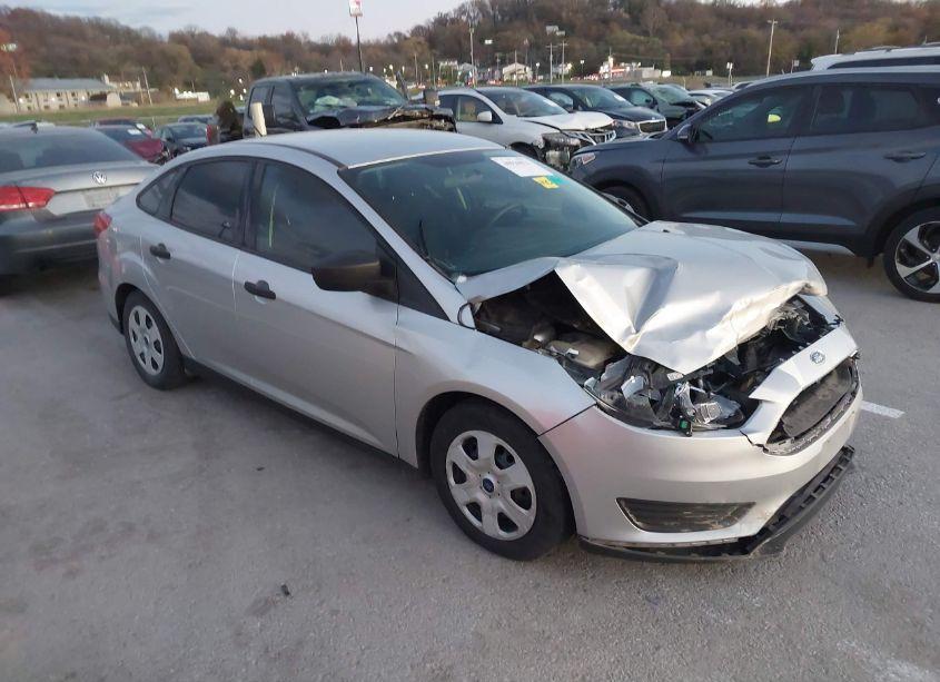 2017 Ford Focus S (VIN 1FADP3E20HL307998) main photo