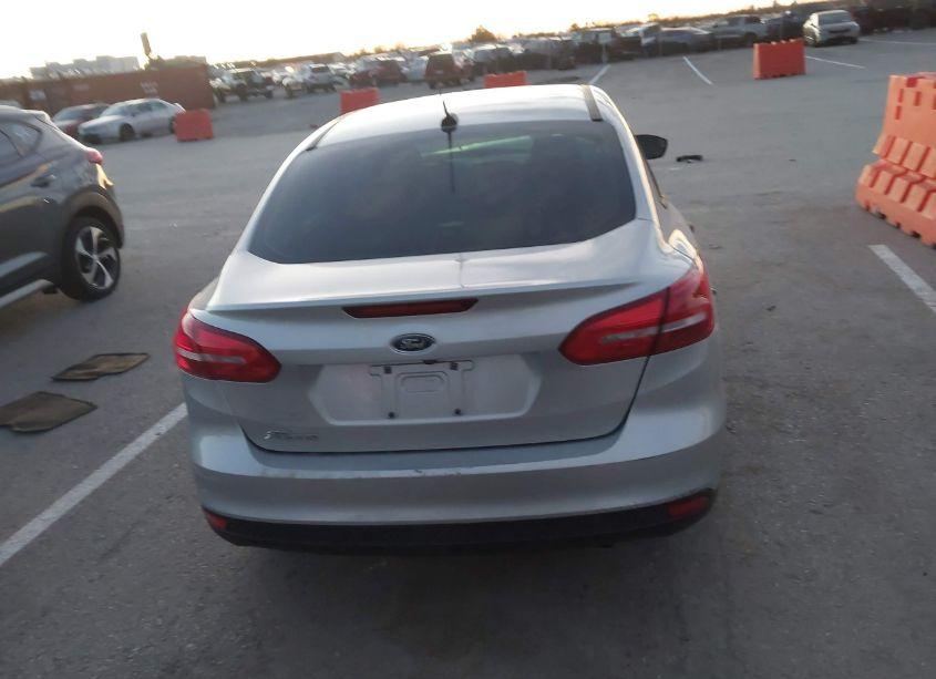 Photo 16 of 2017 Ford Focus S (VIN 1FADP3E20HL307998)