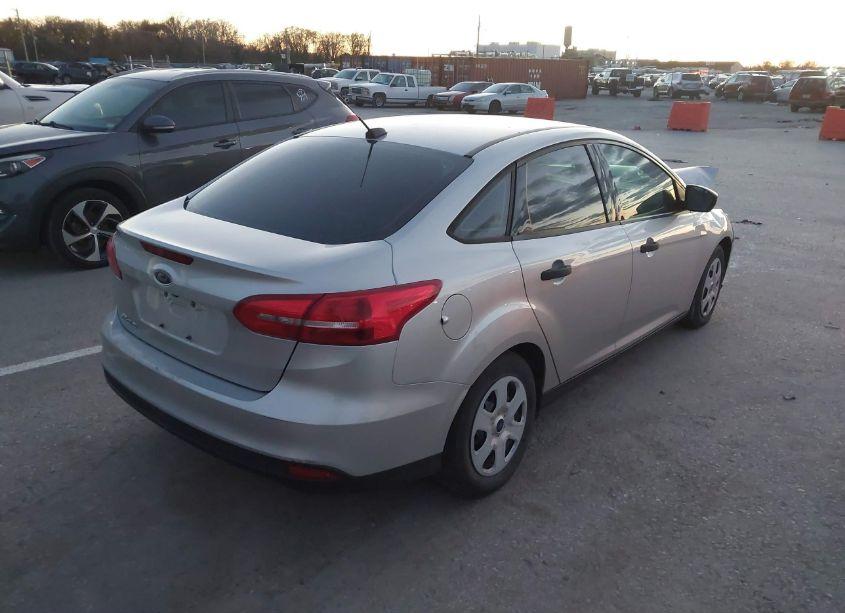 Photo 4 of 2017 Ford Focus S (VIN 1FADP3E20HL307998)