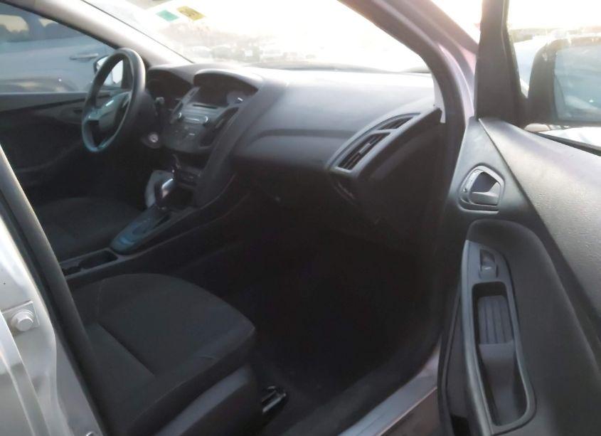Photo 5 of 2017 Ford Focus S (VIN 1FADP3E20HL307998)