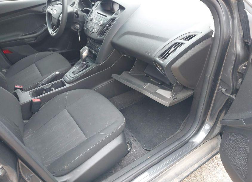 Photo 5 of 2017 Ford Focus S (VIN 1FADP3E20HL317351)