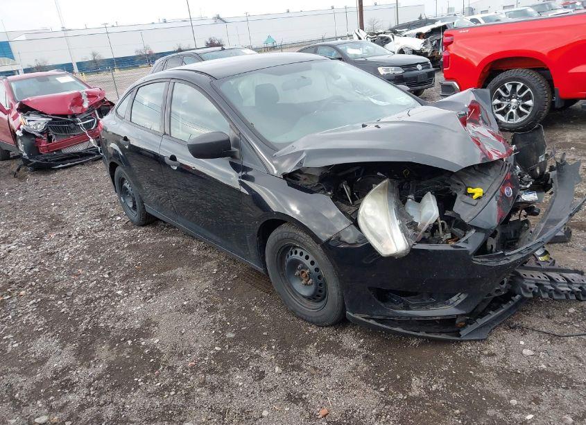 2017 Ford Focus S (VIN 1FADP3E20HL326535) main photo