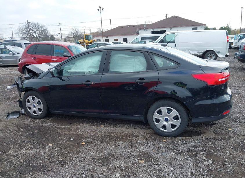 Photo 14 of 2017 Ford Focus S (VIN 1FADP3E20HL326535)