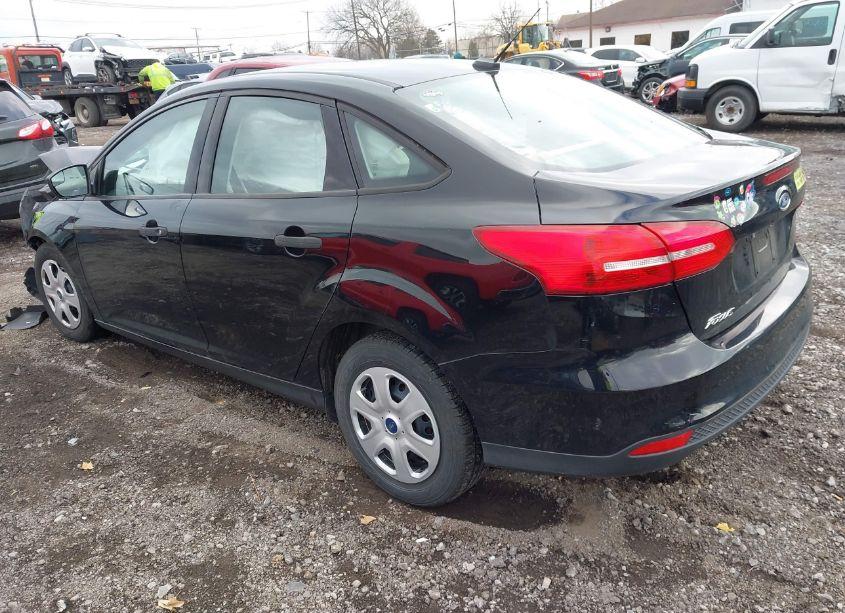 Photo 3 of 2017 Ford Focus S (VIN 1FADP3E20HL326535)