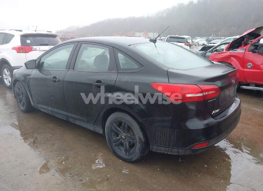 Photo 3 of 2018 Ford Focus S (VIN 1FADP3E20JL256976)