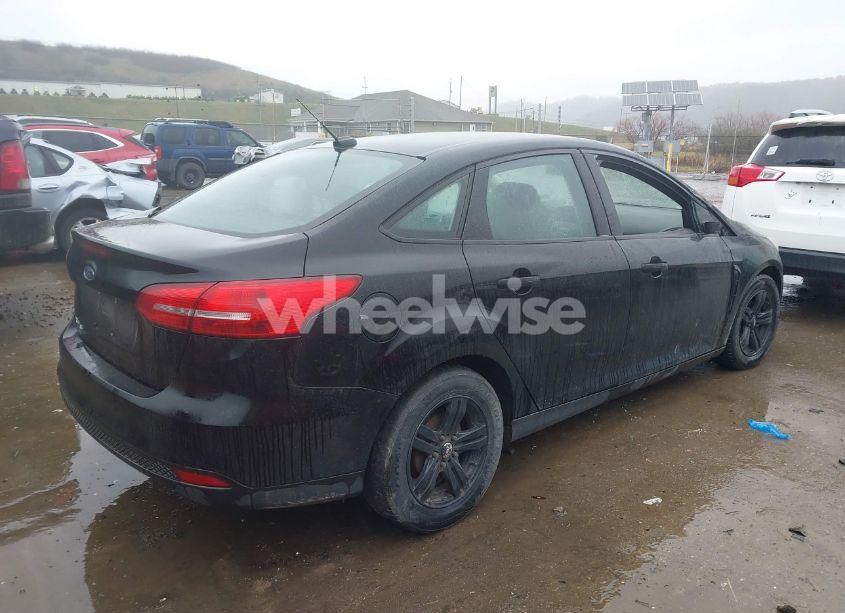 Photo 4 of 2018 Ford Focus S (VIN 1FADP3E20JL256976)