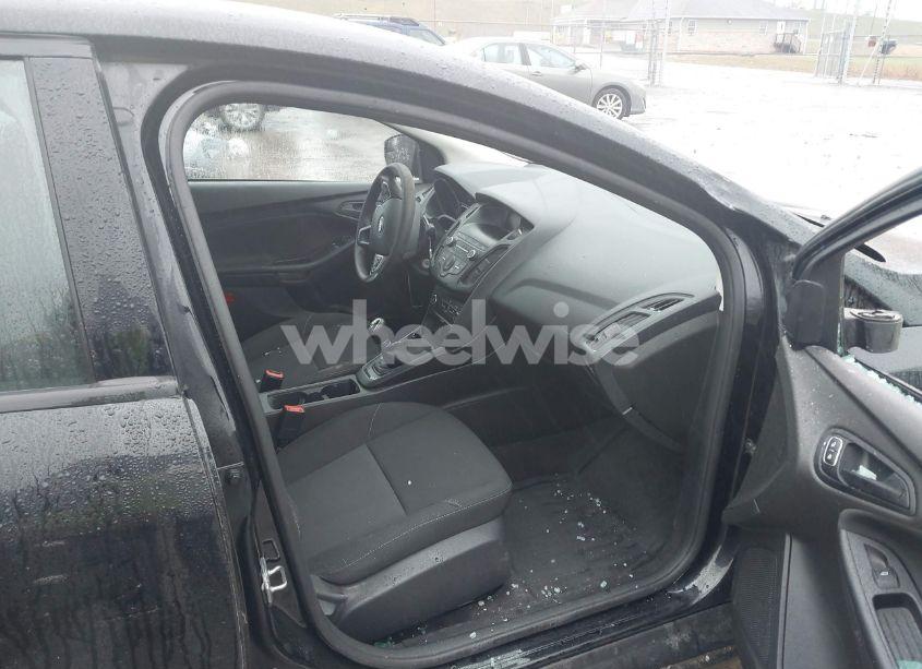 Photo 5 of 2018 Ford Focus S (VIN 1FADP3E20JL256976)