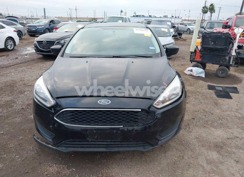 Photo 12 of 2018 Ford Focus S (VIN 1FADP3E20JL302354)
