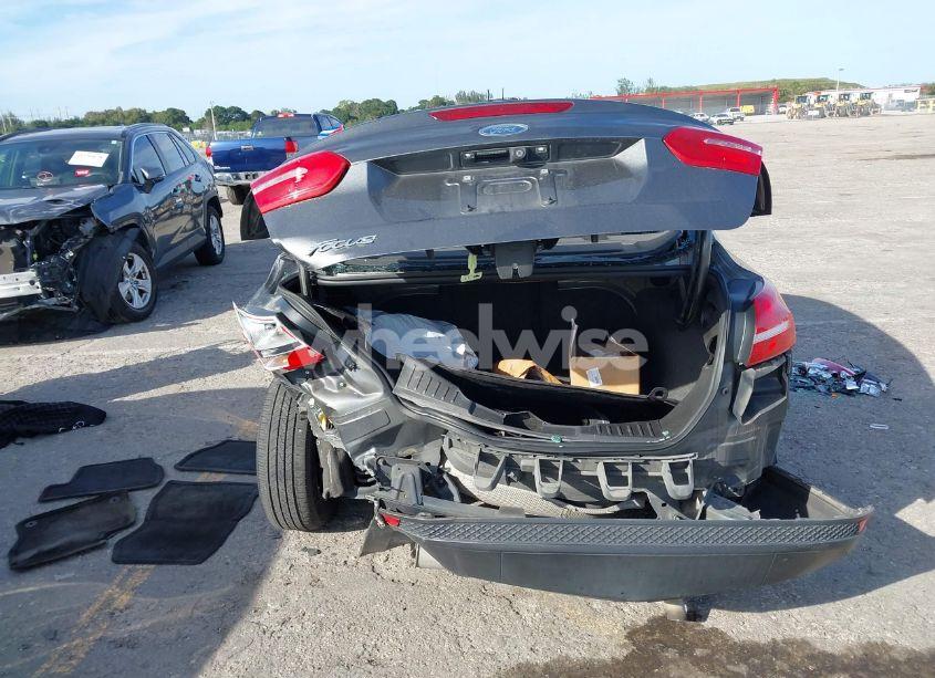 Photo 17 of 2018 Ford Focus S (VIN 1FADP3E20JL302449)