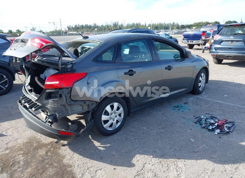 Photo 4 of 2018 Ford Focus S (VIN 1FADP3E20JL302449)