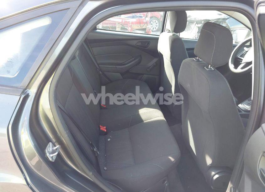 Photo 8 of 2018 Ford Focus S (VIN 1FADP3E20JL302449)