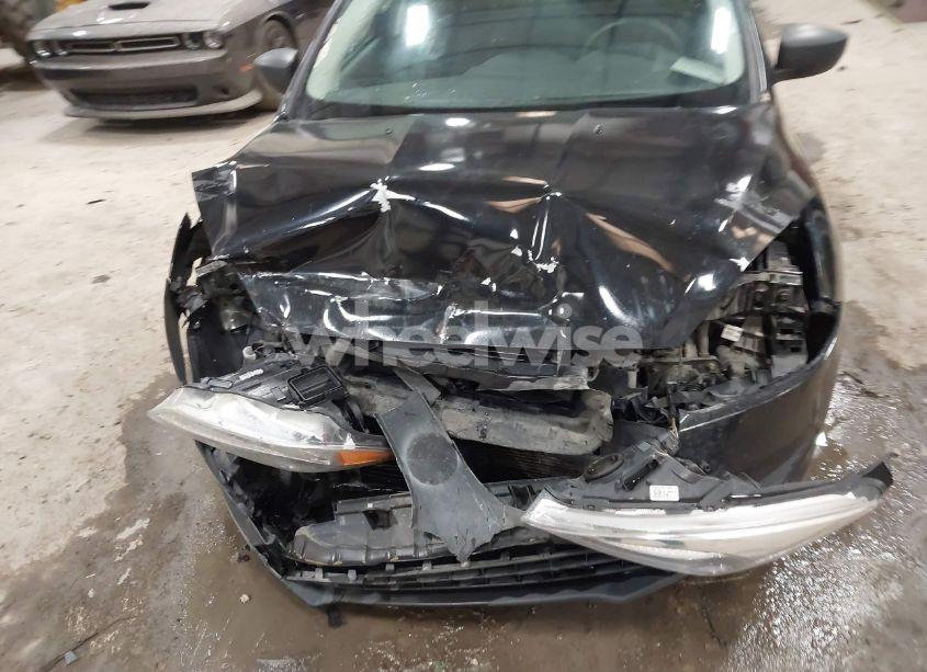Photo 6 of 2018 Ford Focus (VIN 1FADP3E20JL322331)