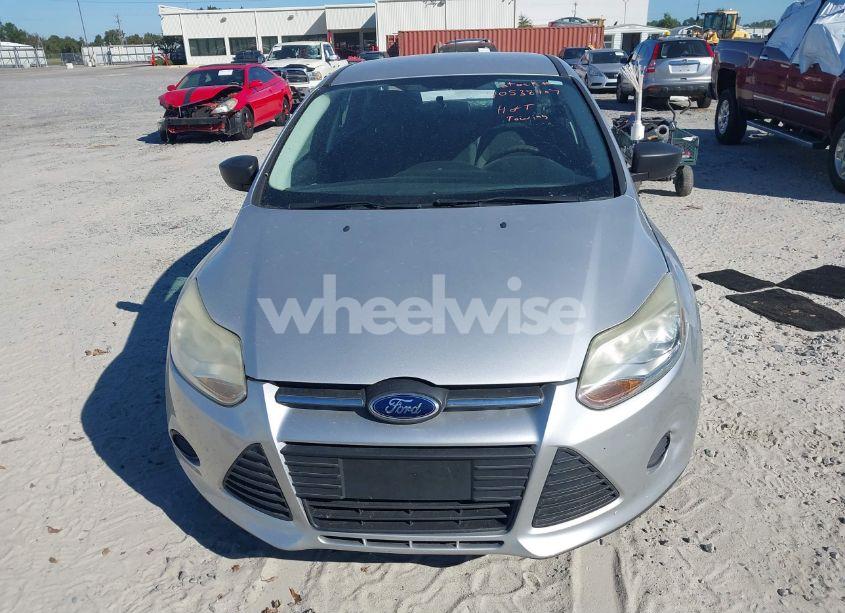 Photo 12 of 2013 Ford Focus (VIN 1FADP3E21DL104578)