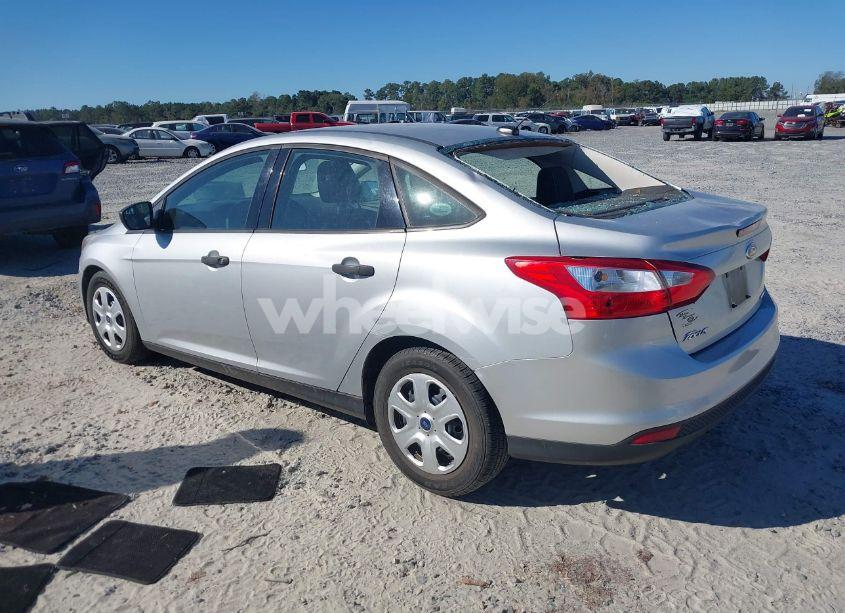 Photo 3 of 2013 Ford Focus (VIN 1FADP3E21DL104578)