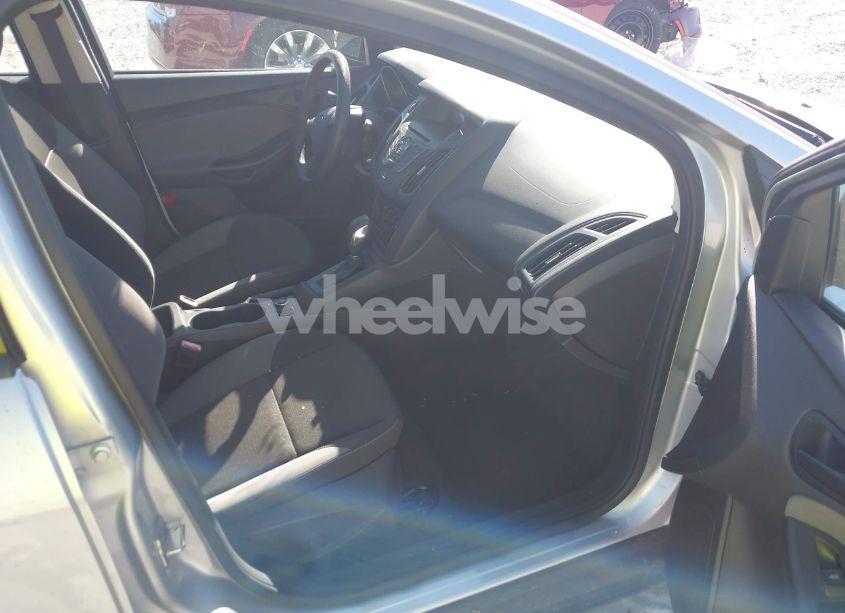 Photo 5 of 2013 Ford Focus (VIN 1FADP3E21DL104578)