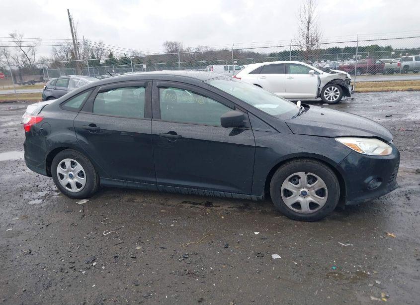 Photo 14 of 2013 Ford Focus S (VIN 1FADP3E21DL181824)
