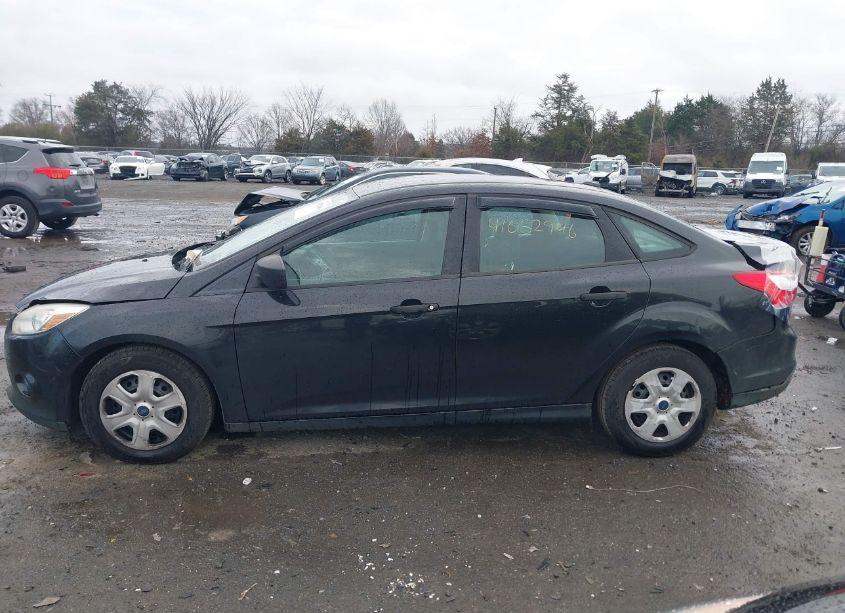 Photo 15 of 2013 Ford Focus S (VIN 1FADP3E21DL181824)