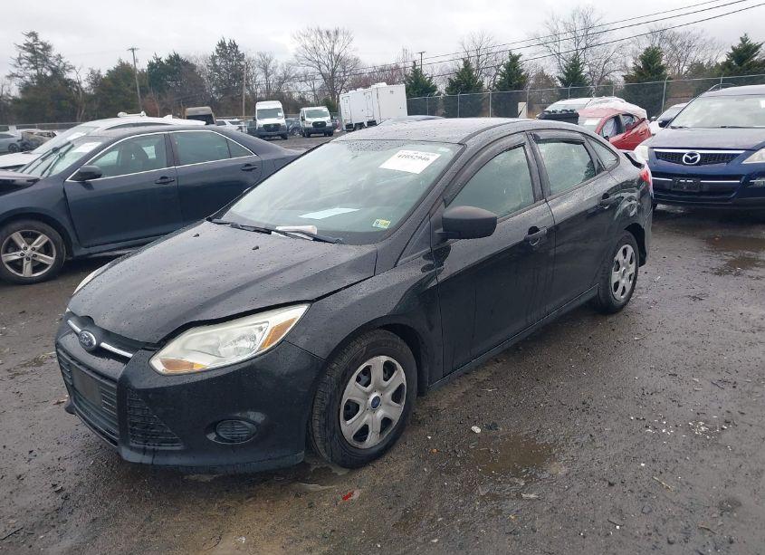 Photo 2 of 2013 Ford Focus S (VIN 1FADP3E21DL181824)