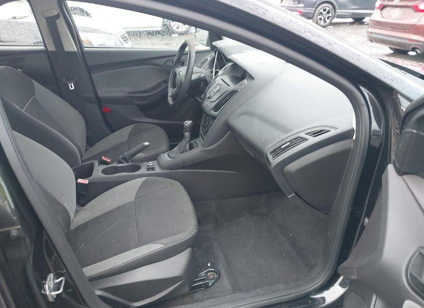 Photo 5 of 2013 Ford Focus S (VIN 1FADP3E21DL181824)